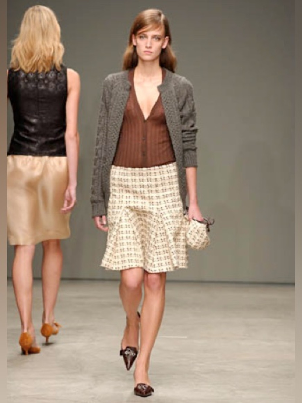 Vintage PRADA S/S 2002 Brocade Metallic Box Pleated Skirt in Gold - Picture 3 of 14